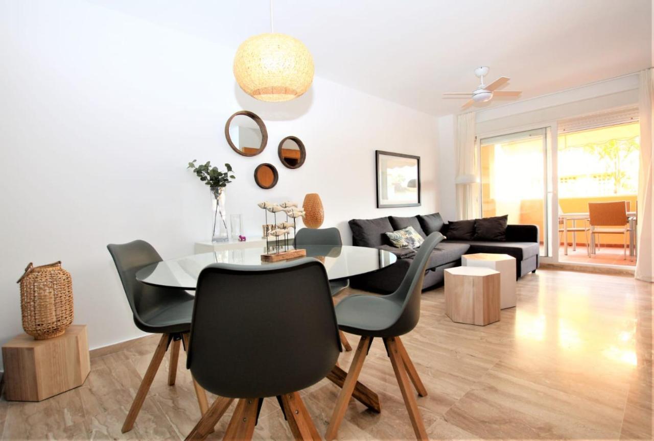 Beachfront La Jacaranda Apartment *