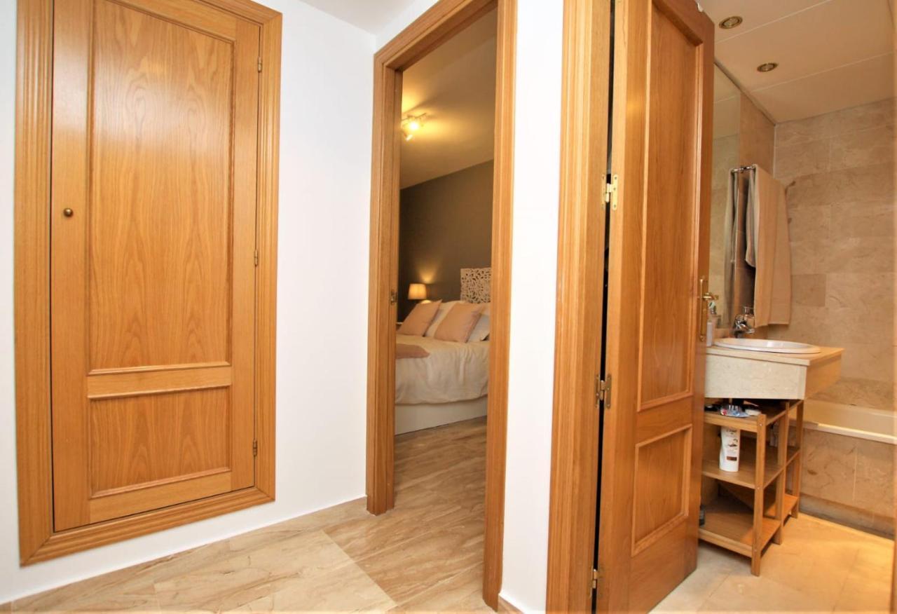 Apartment Beachfront La Jacaranda *