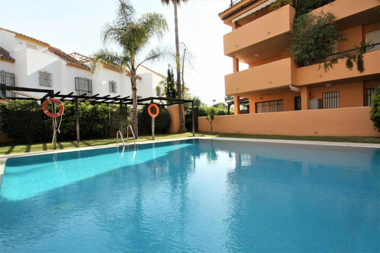Apartment Beachfront La Jacaranda *