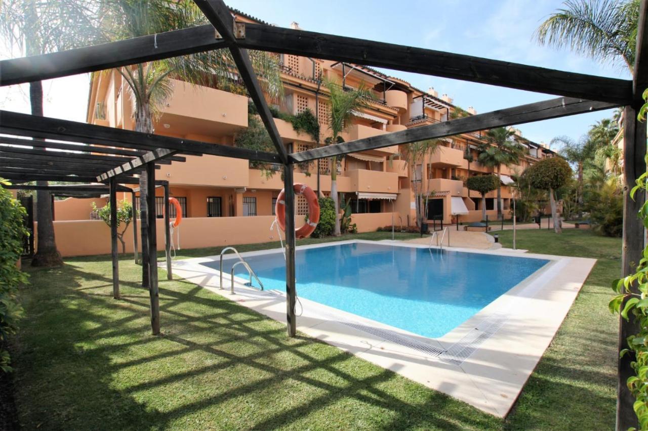 Beachfront La Jacaranda Apartment *