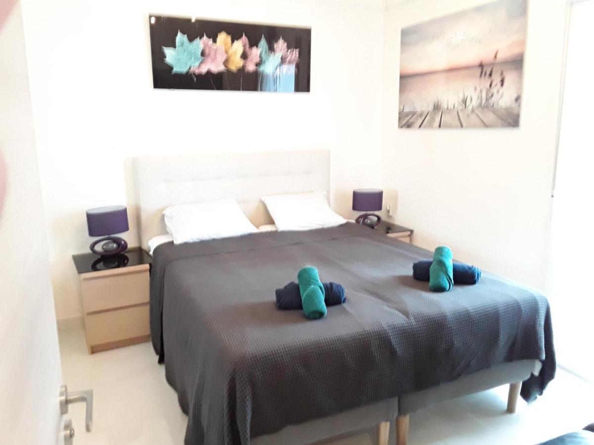 136 A First Line Sleeps 6 Apartment