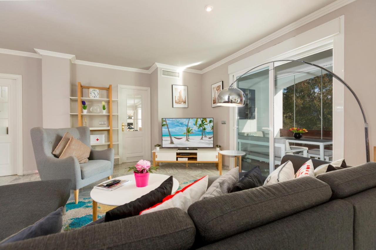 Apartment 4 Bedroom In Puerto Banus 150 Meters From The *