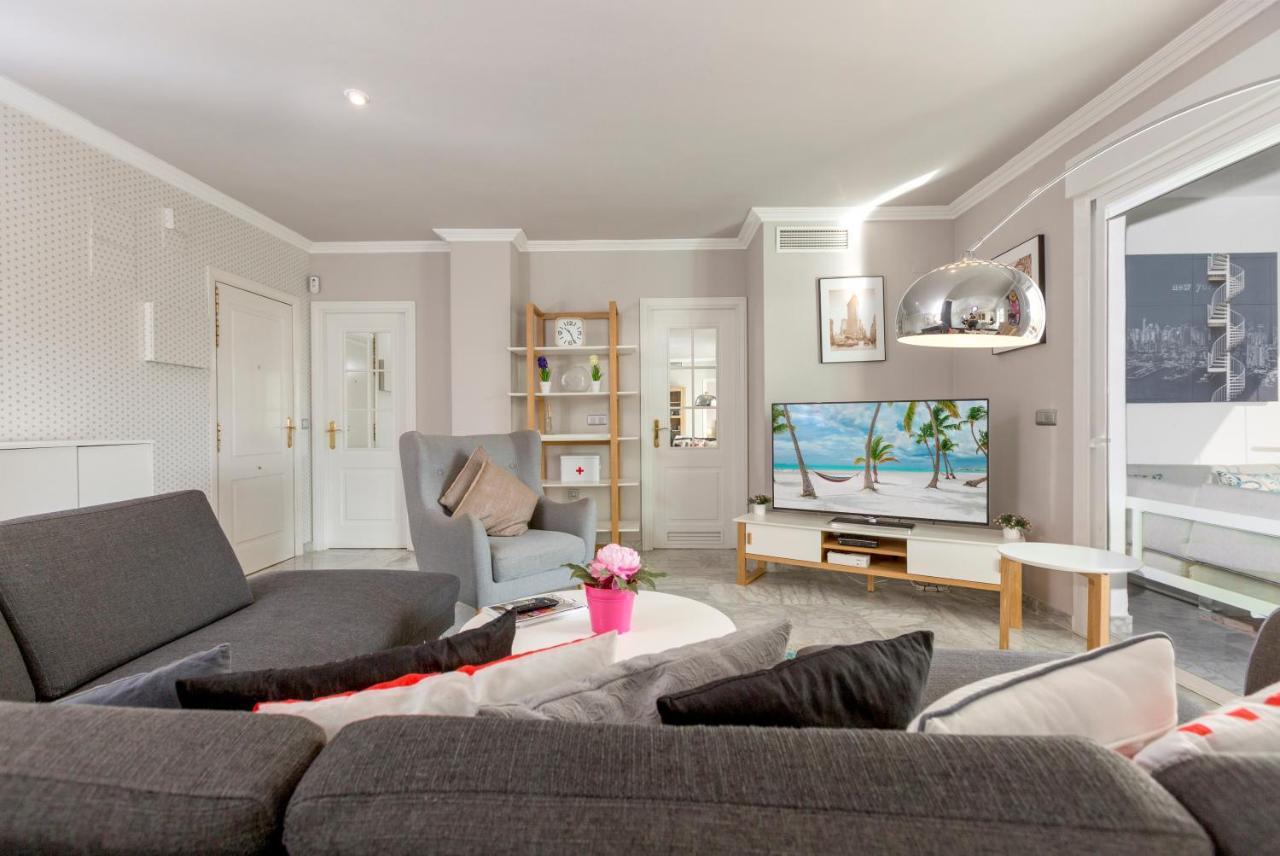 Apartment 4 Bedroom In Puerto Banus 150 Meters From The *