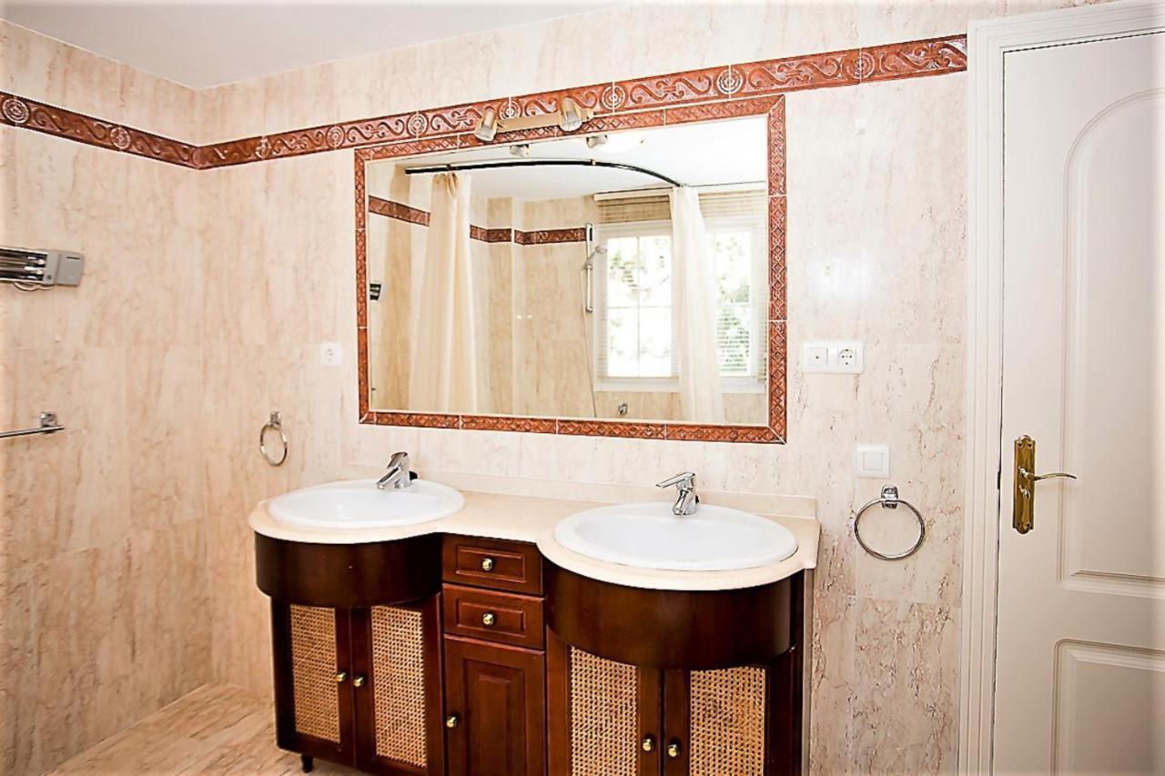 R5 Penthouse In Elviria Marbella