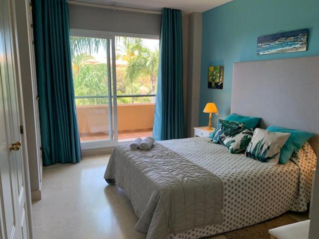 Golf & .apto 2 Bedroom Santa Maria Golf Apartment Marbella