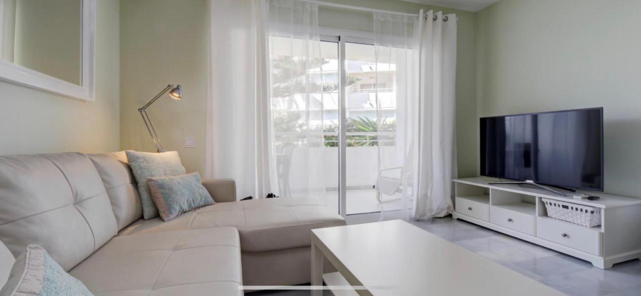 Primera Linea De Playa Apartment Marbella