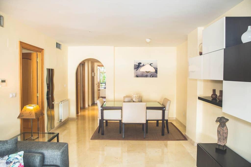 Espacioso En Guadalmina - Apartment