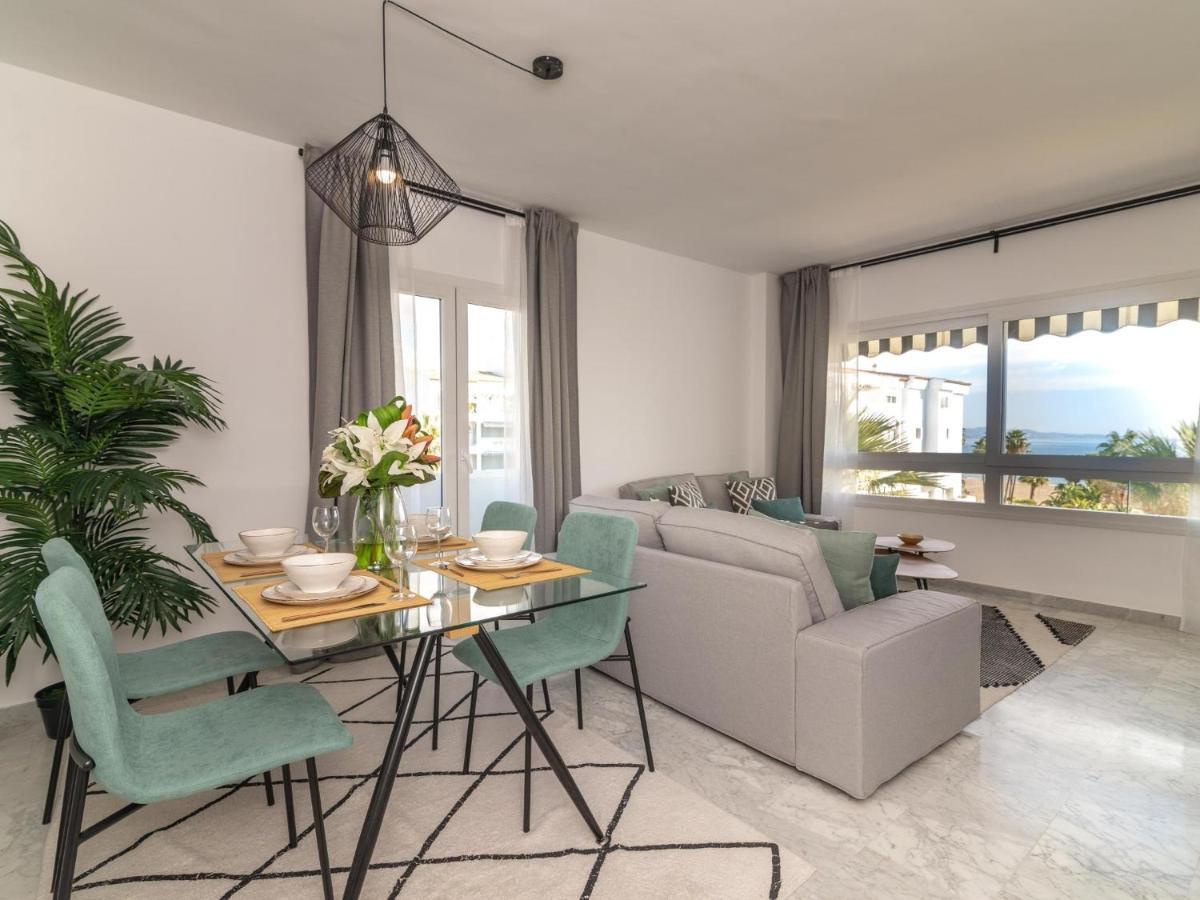 Vacation I Beachfront Quiet With Private Access, A Minute Walk From Puerto Banus Marina, 24-7 Security And Parking Apartment Marbella