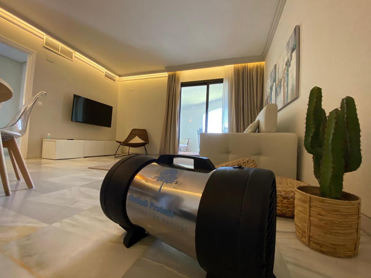 Apartamento Puerto Banus. Urb Jardines Del Puerto. For Up To 6