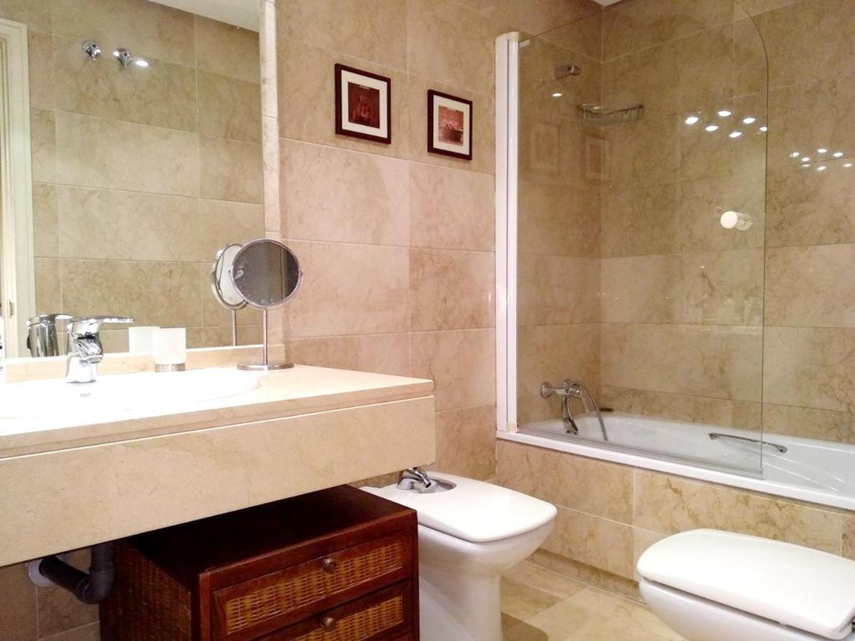 With 2 Bedrooms In With Shared Pool Furnished Terrace And Wifi 300 M From The Beach Apartment Marbella