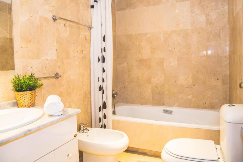 Espacioso En Guadalmina - Apartment