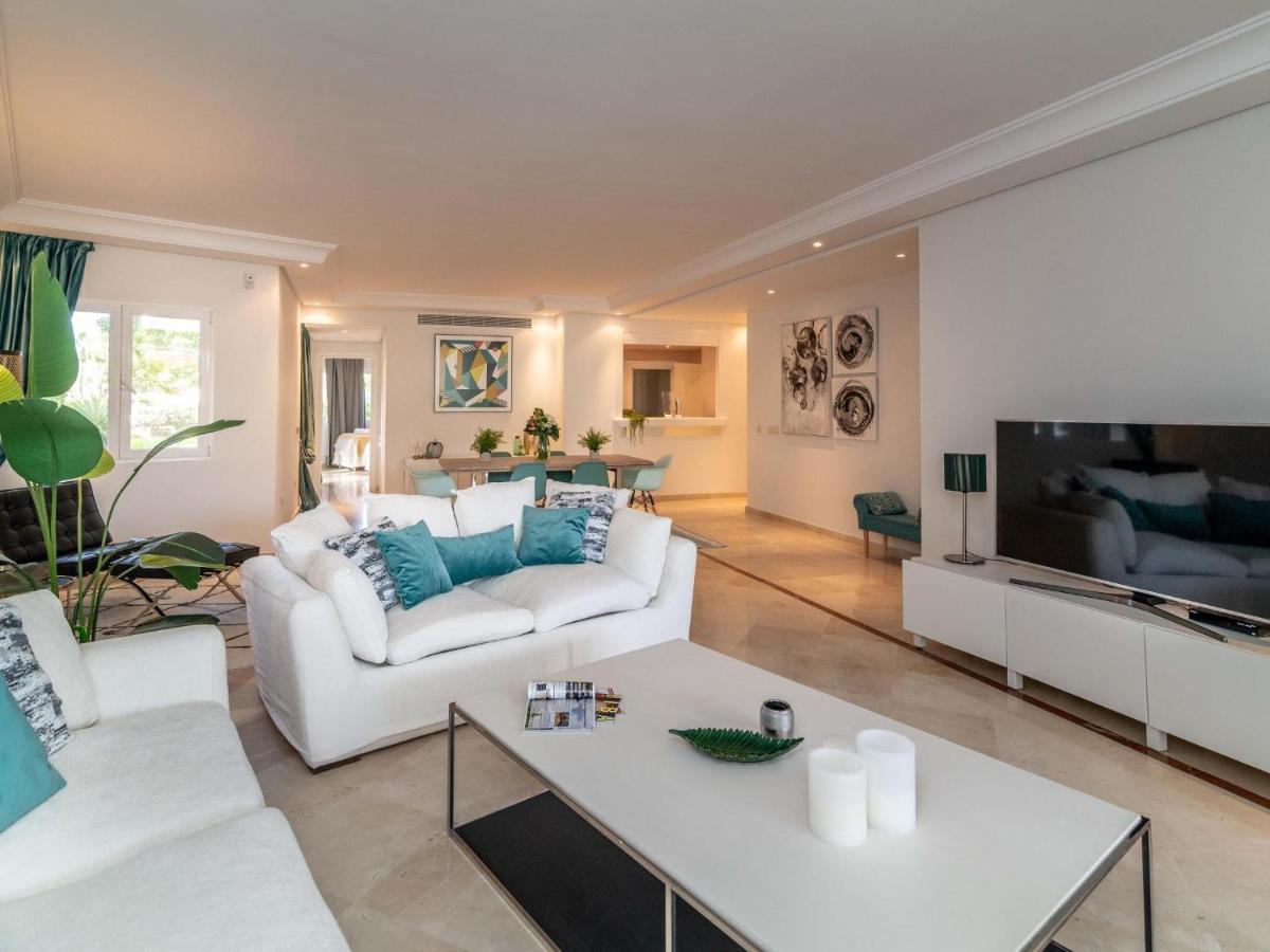 Apartment Vacation I Jardines De Ventura Del Mar, Walk To Puerto Banus Marina, A Minute From The Beach, Groundfloor, Family Friendly And Pool *