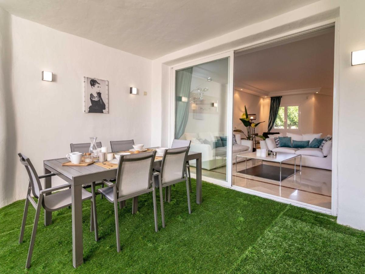 Vacation I Jardines De Ventura Del Mar, Walk To Puerto Banus Marina, A Minute From The Beach, Groundfloor, Family Friendly And Pool Marbella