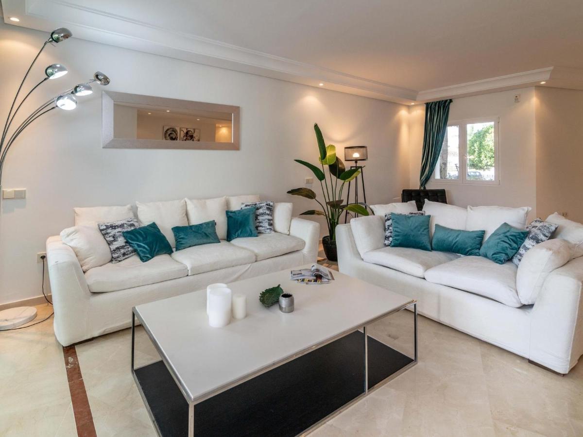 Vacation I Jardines De Ventura Del Mar, Walk To Puerto Banus Marina, A Minute From The Beach, Groundfloor, Family Friendly And Pool Marbella