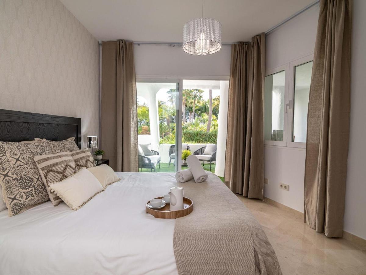 Apartment Vacation I Jardines De Ventura Del Mar, Walk To Puerto Banus Marina, A Minute From The Beach, Groundfloor, Family Friendly And Pool Marbella