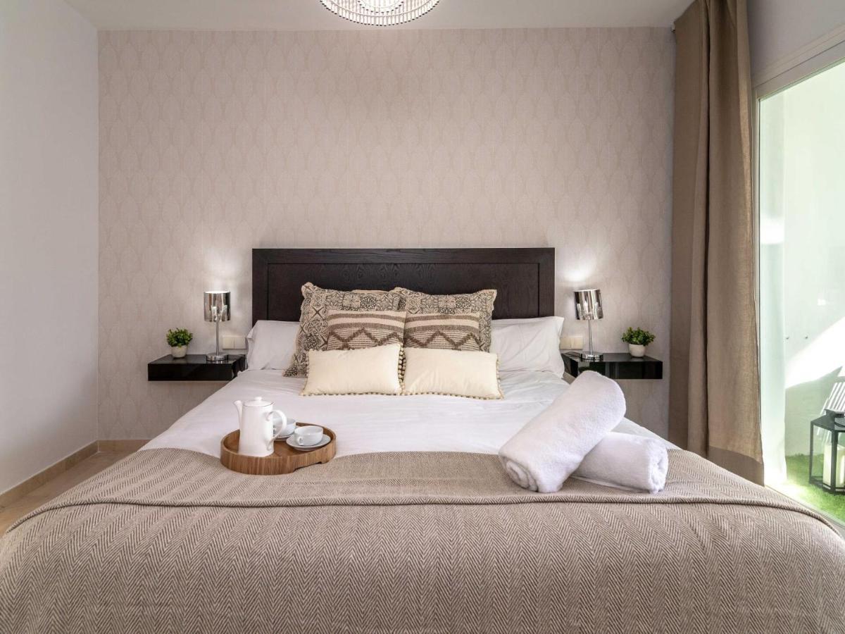 Apartment Vacation I Jardines De Ventura Del Mar, Walk To Puerto Banus Marina, A Minute From The Beach, Groundfloor, Family Friendly And Pool