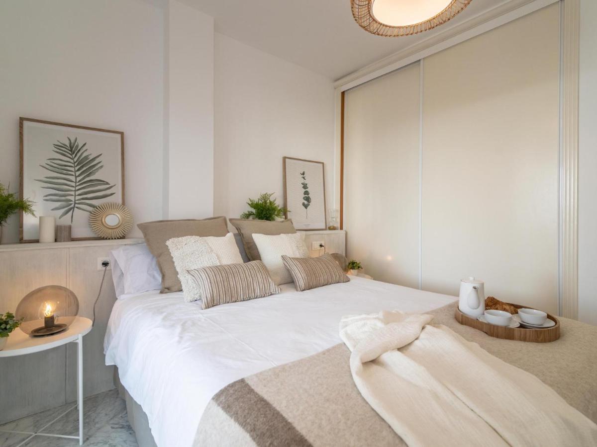 Apartment Vacation I Beachfront Quiet With Private Access, A Minute Walk From Puerto Banus Marina, 24-7 Security And Parking