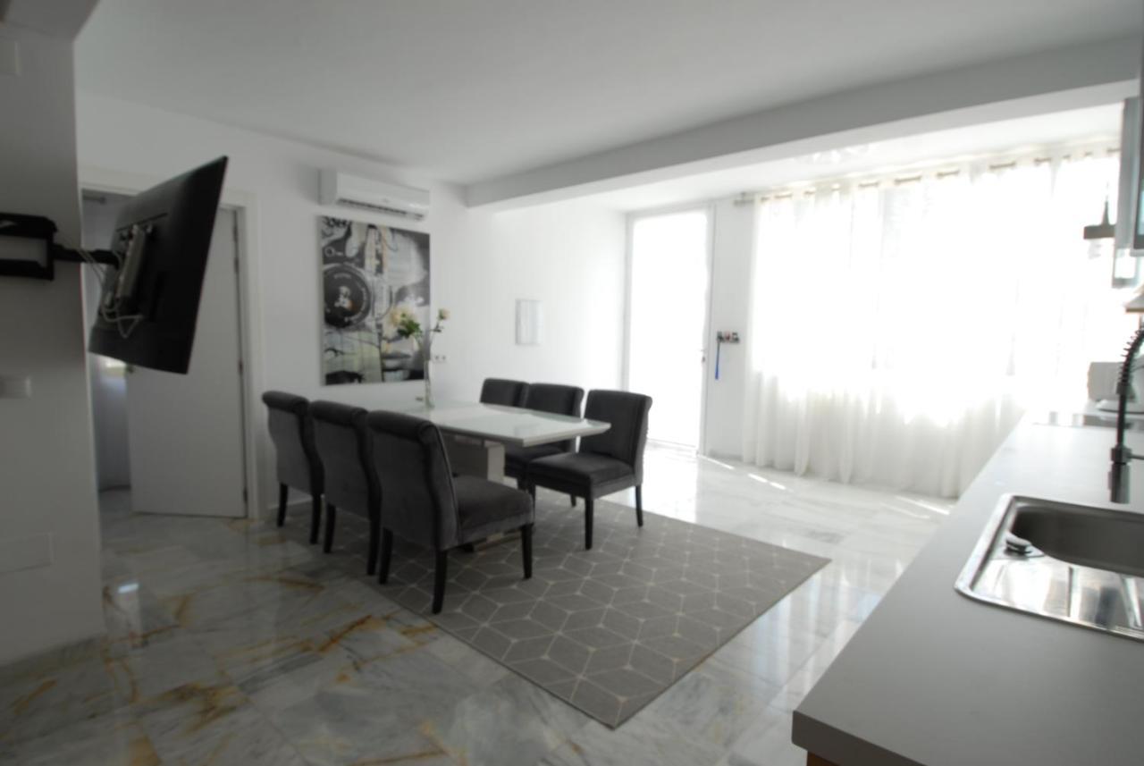 Little Paradise Close To La Sala In Puerto Banus / Quiet Pousada *