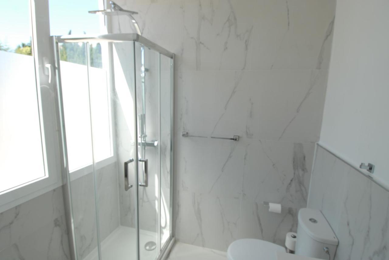 Little Paradise Close To La Sala In Puerto Banus / Quiet Pousada *