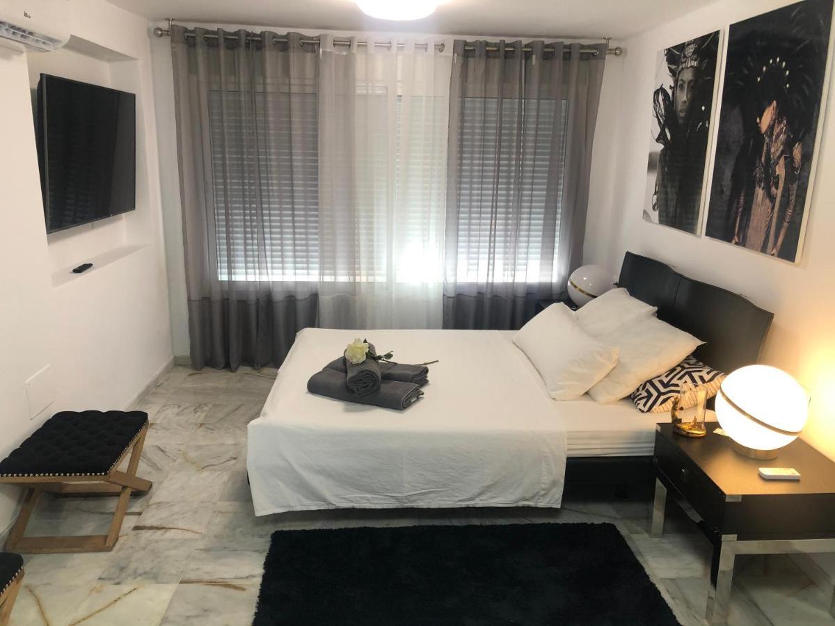Little Paradise Close To La Sala In Puerto Banus / Quiet Pousada *