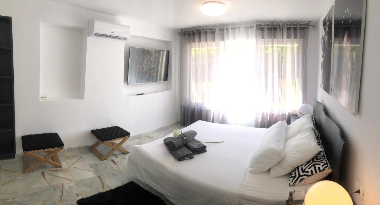 Little Paradise Close To La Sala In Puerto Banus / Quiet Pousada *