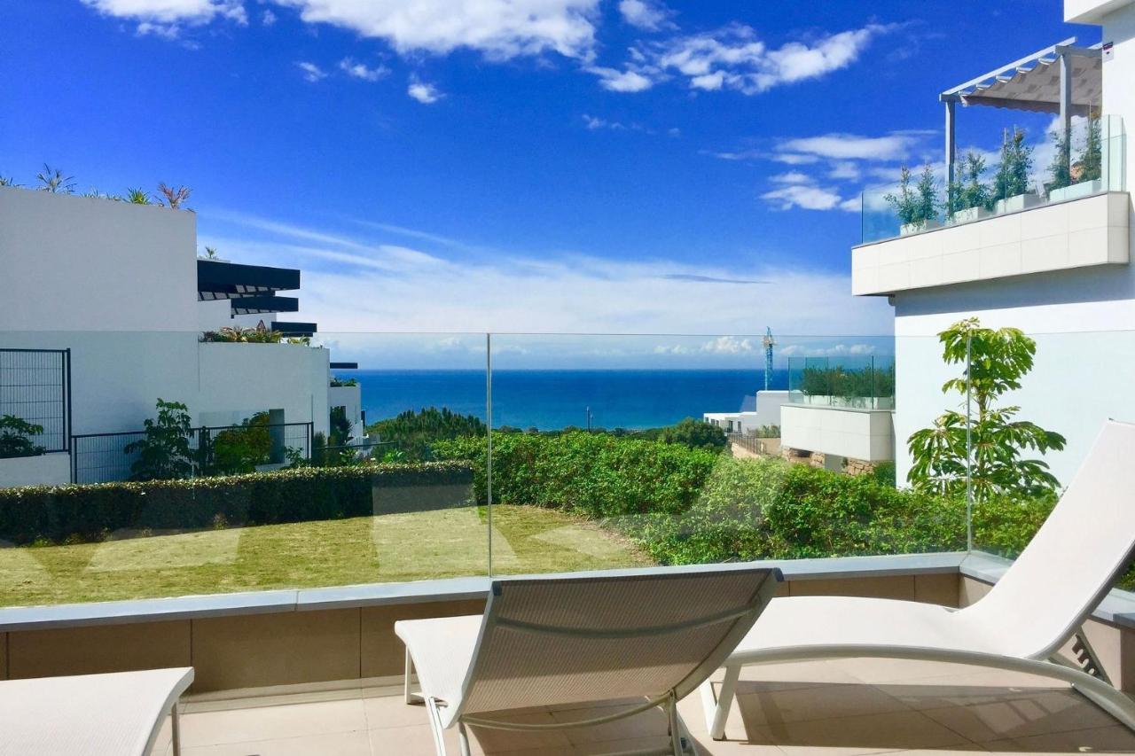 Luxurious Vacational With 3 Bedrooms And Pool At Cabopino Golf By Solrentspain *