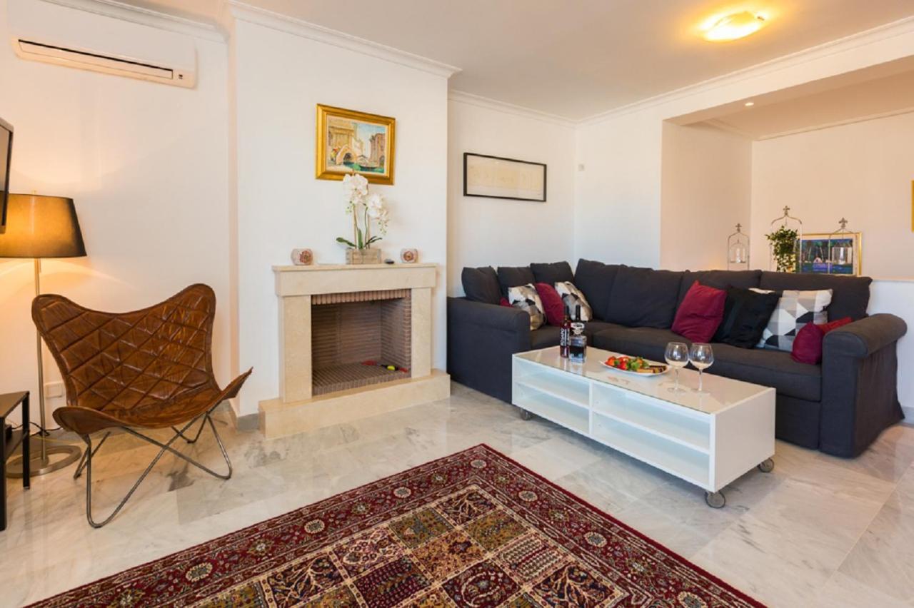 Apartment Puerto Banus Senorio De Aloha 3 Bed With Seaviews *