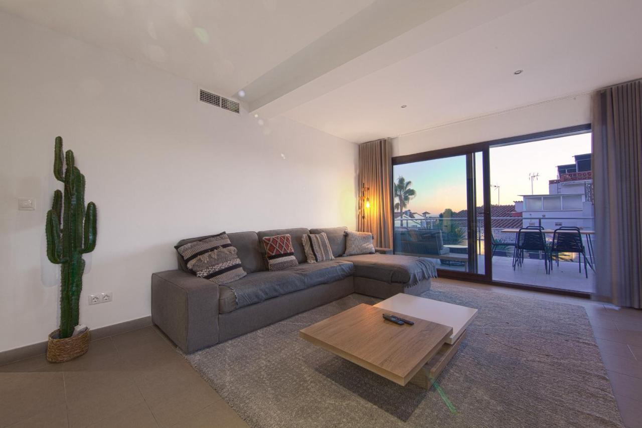 Modern Close To Costabella Villa