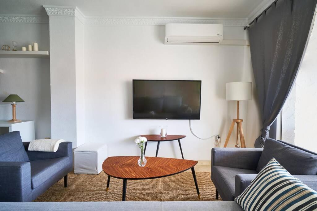 Beautiful -direct Access To The Apartment