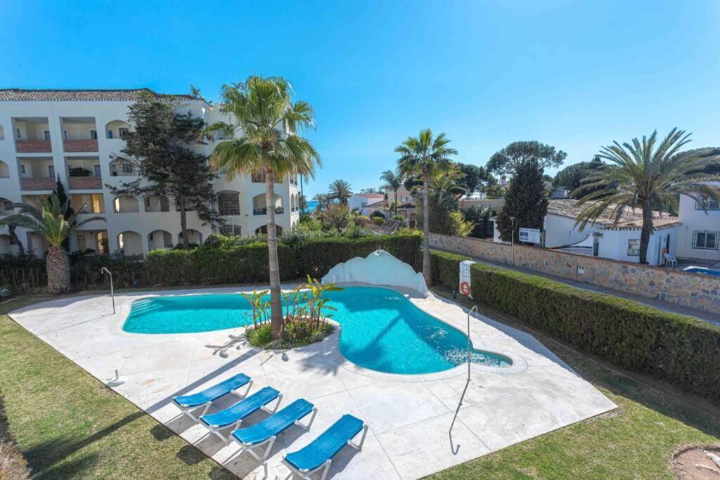 Brigth Apartment/2bed/2bath/100m Beach/sea Views Apartment Marbella