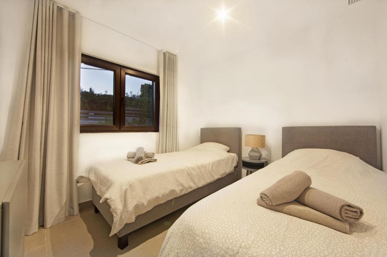 Villa Modern Close To Costabella *