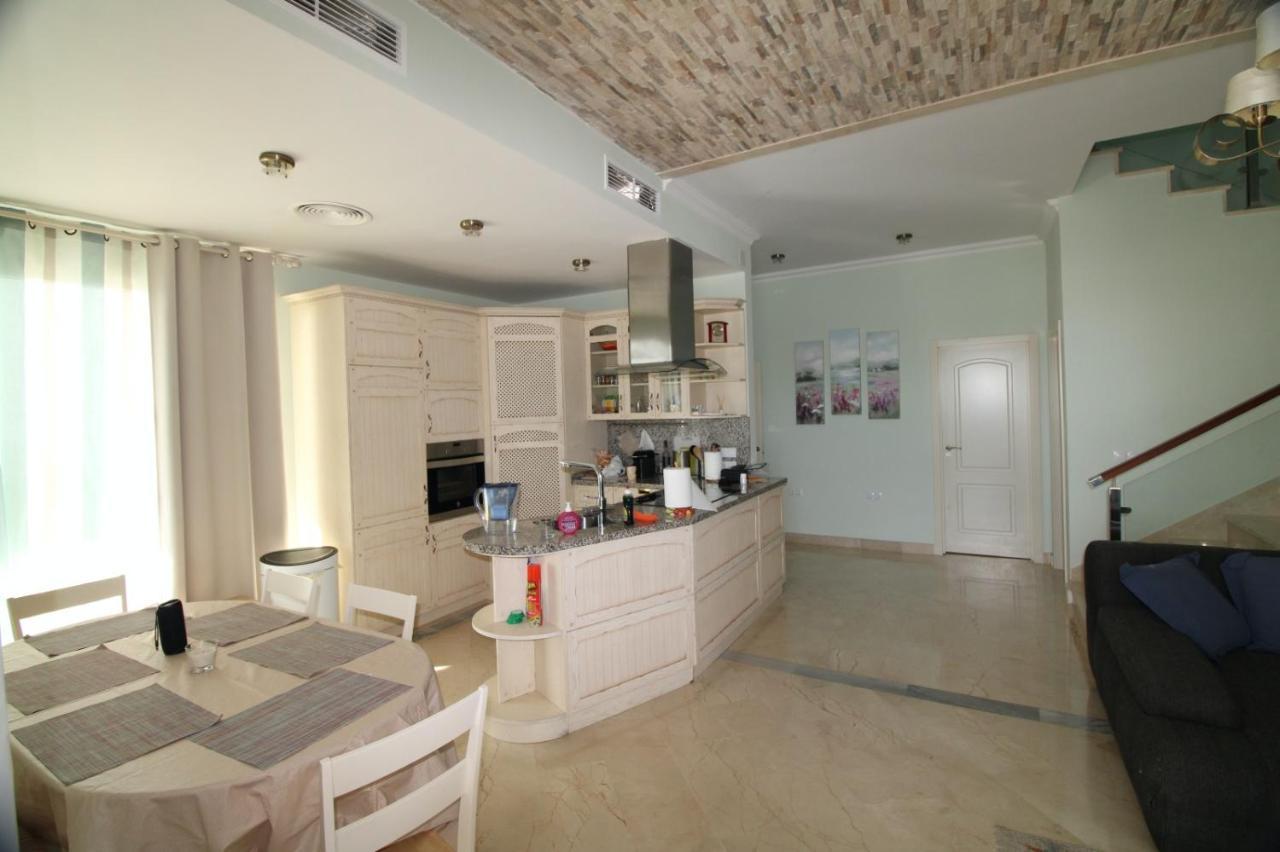 Villa La Mairena