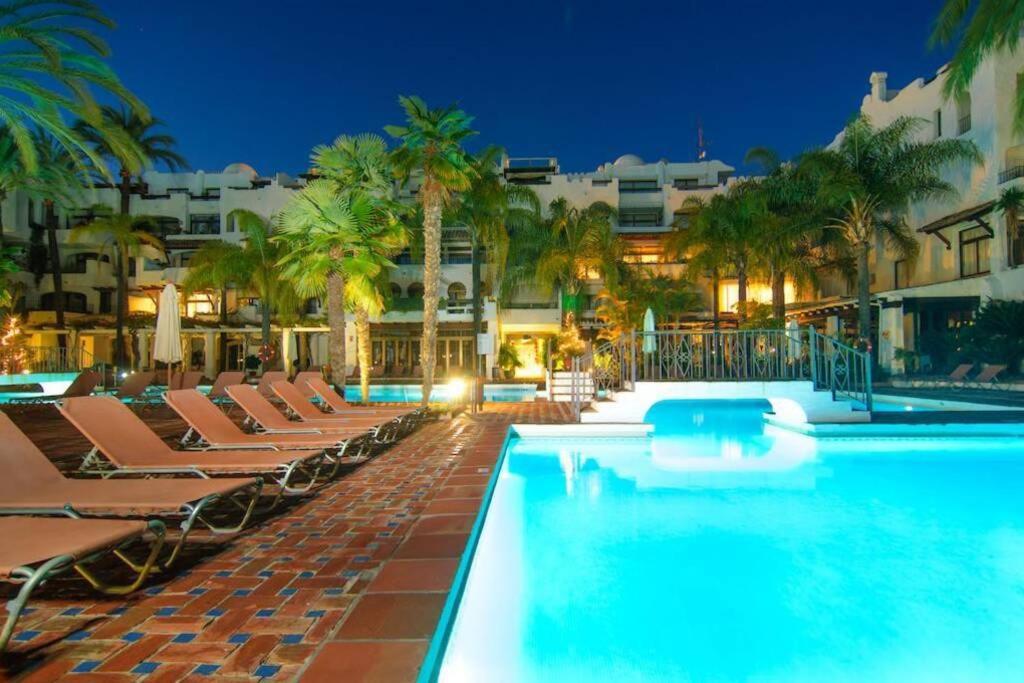 Puerto Banus Beach/alcazaba * Marbella
