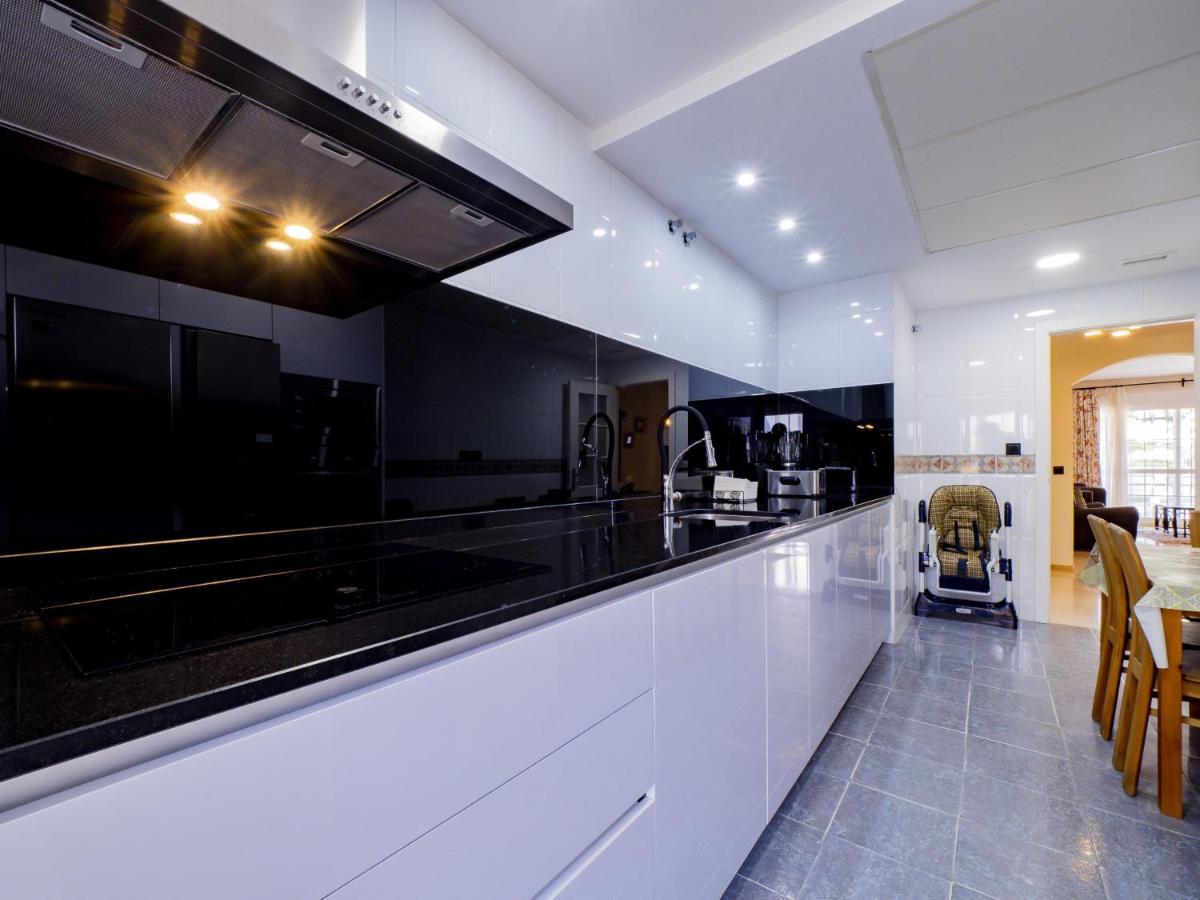 Cubo's Apartamento 1/a Arenas De Apartment Marbella