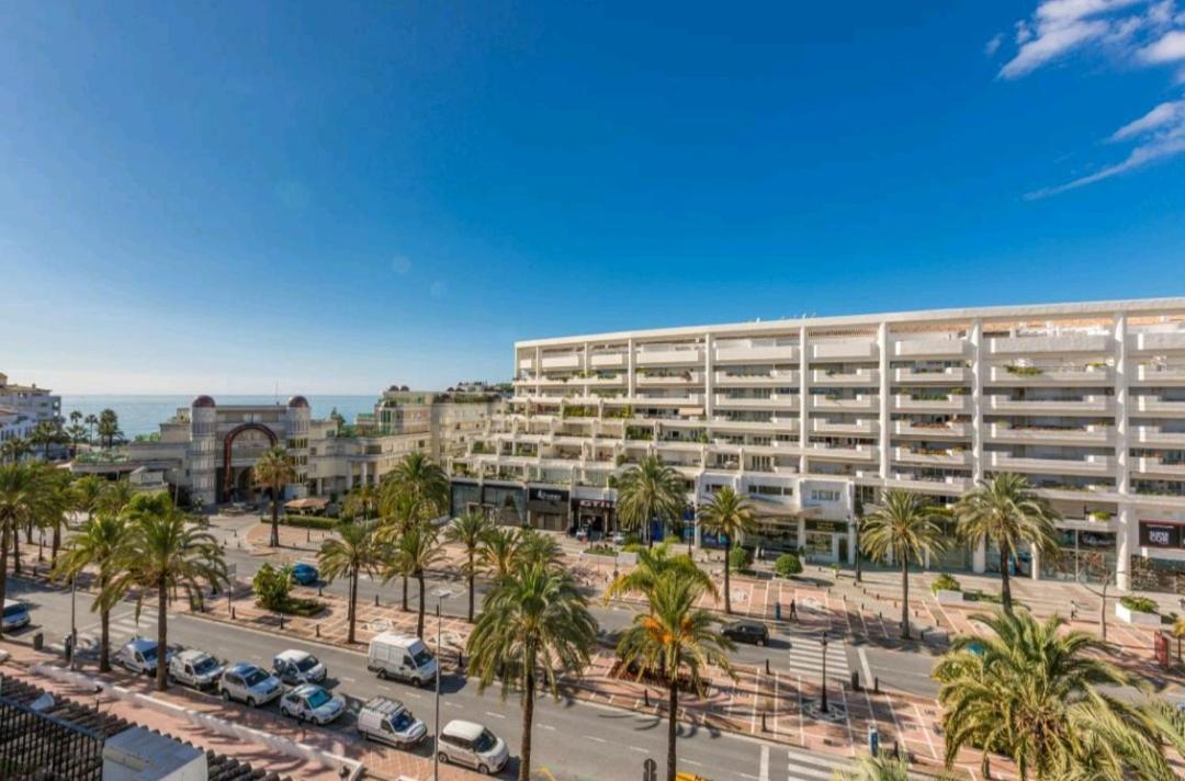 3 Bed Penthouse In The Heart Of Puerto Banus & Pool * Marbella