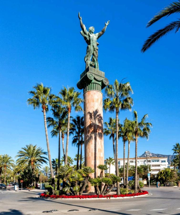 3 Bed Penthouse In The Heart Of Puerto Banus & Pool