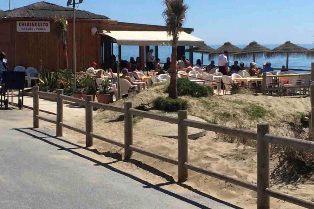 Brigth Apartment/2bed/2bath/100m Beach/sea Views Apartment *