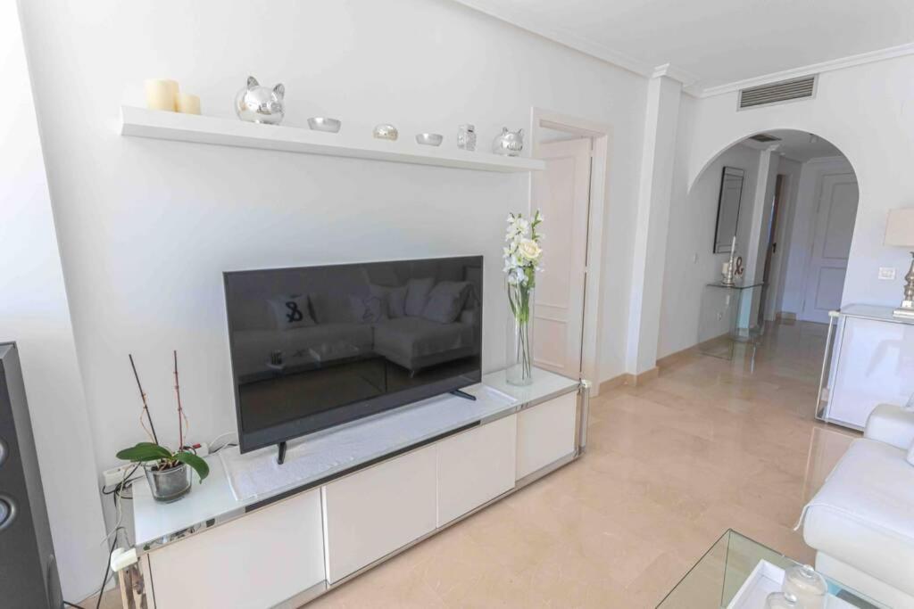 Apartment Brigth Apartment/2bed/2bath/100m Beach/sea Views Marbella