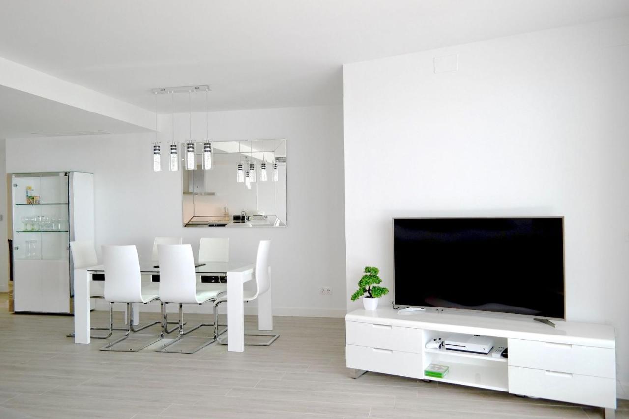 Luxurious Vacational With 3 Bedrooms And Pool At Cabopino Golf By Solrentspain Apartment *
