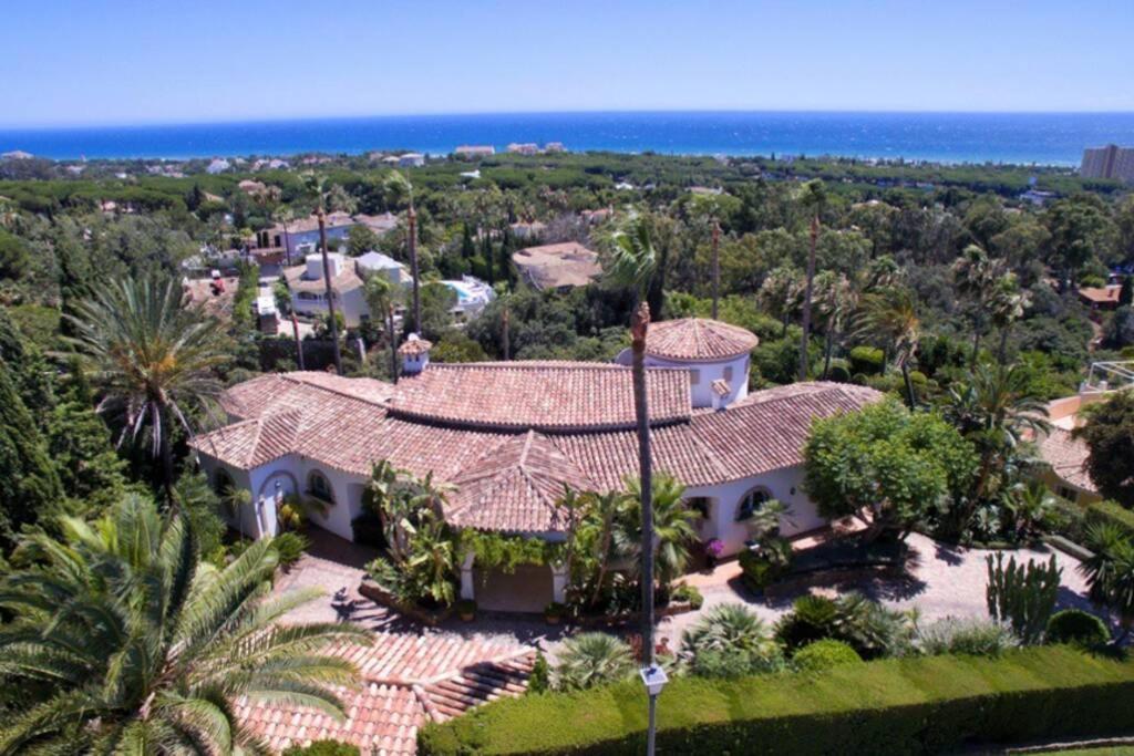 Villa Palatial In Hacienda Chapas, Marbella