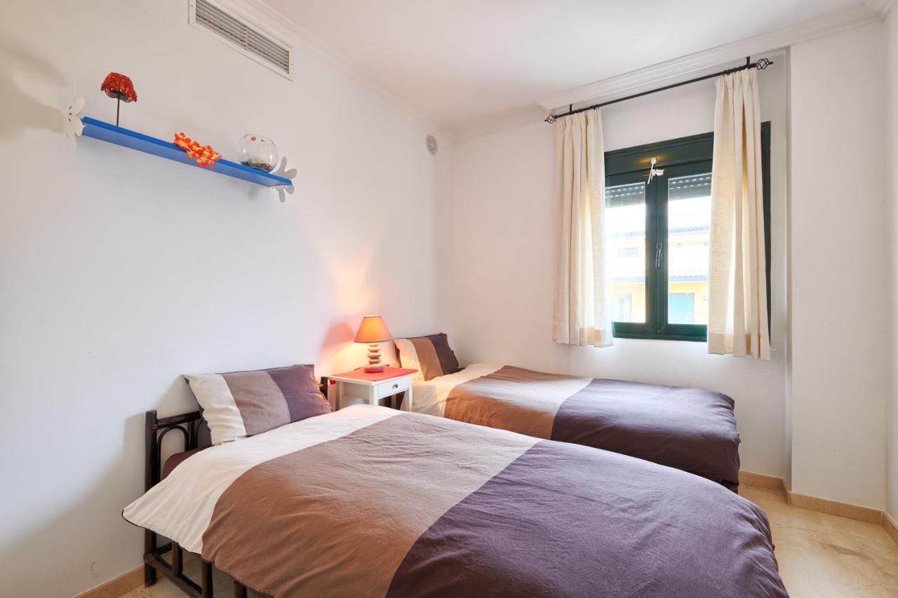 And Town Centre At Your Doorstep Apartment *