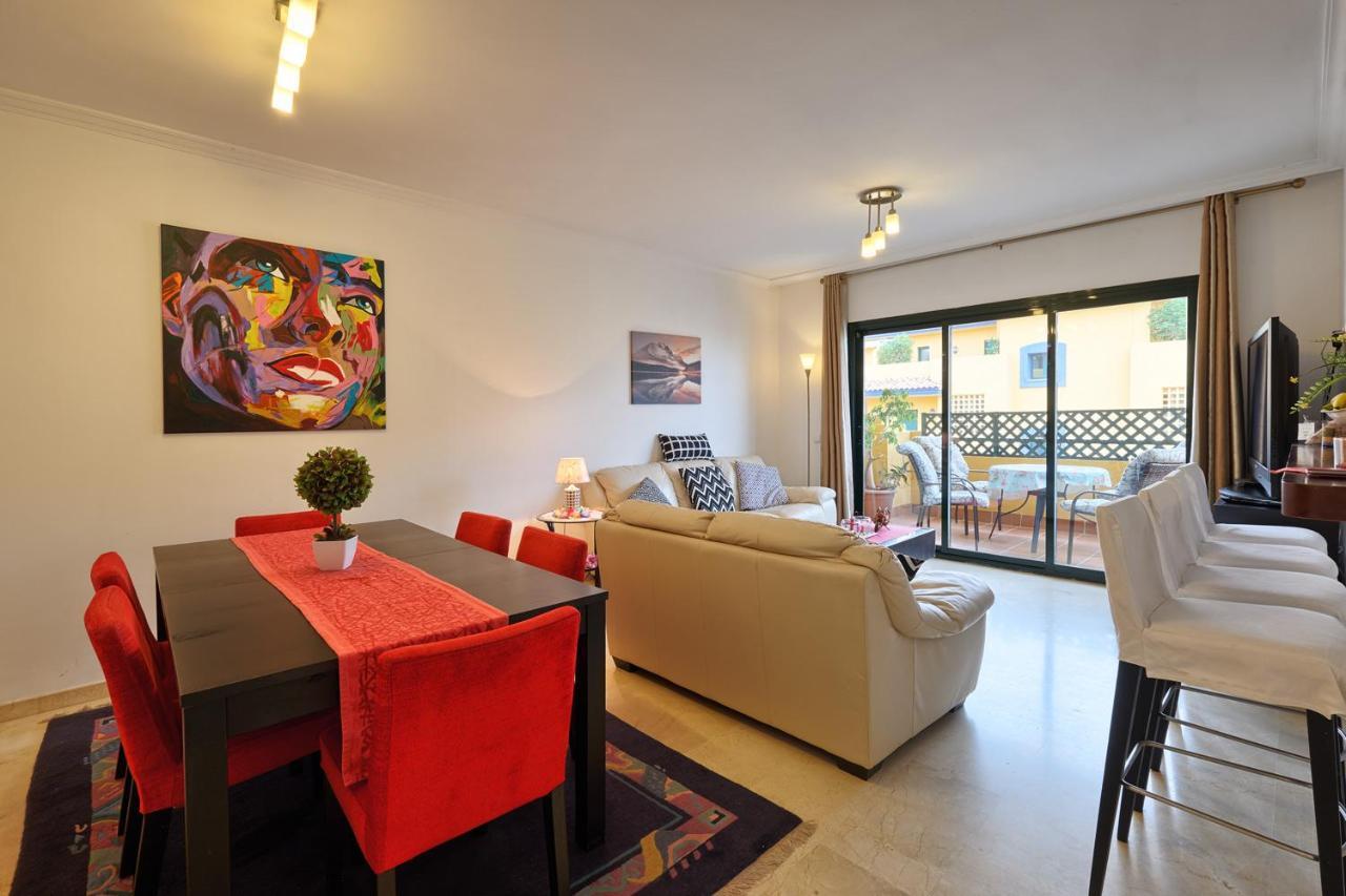 And Town Centre At Your Doorstep Apartment *