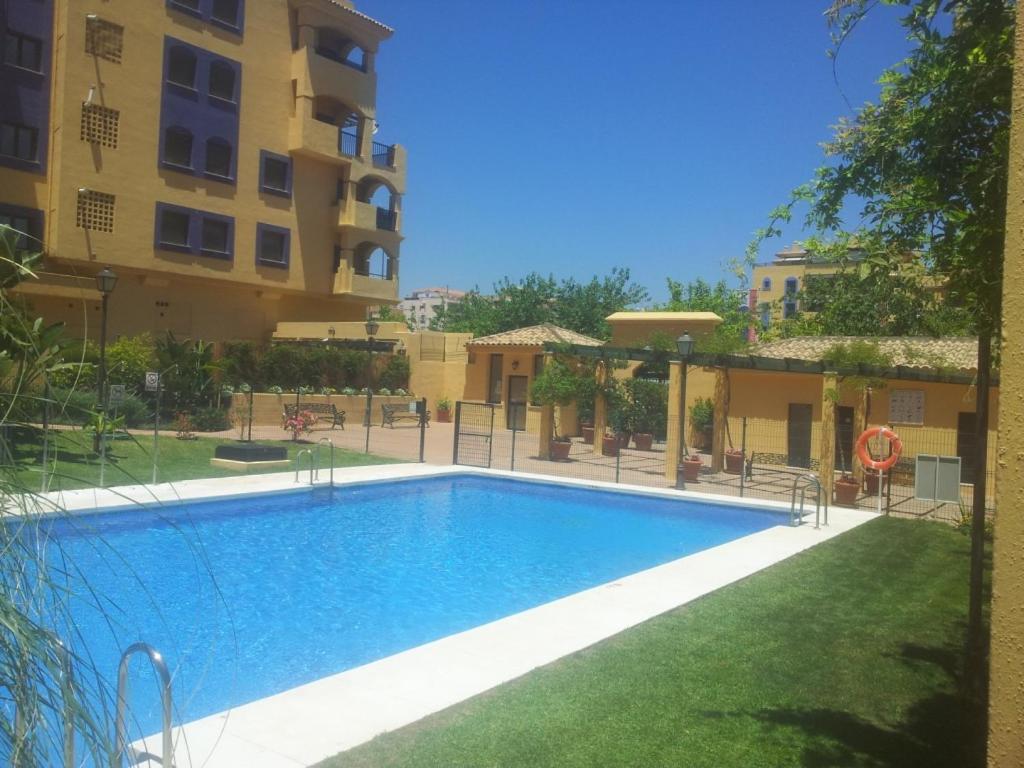Apartment And Town Centre At Your Doorstep *