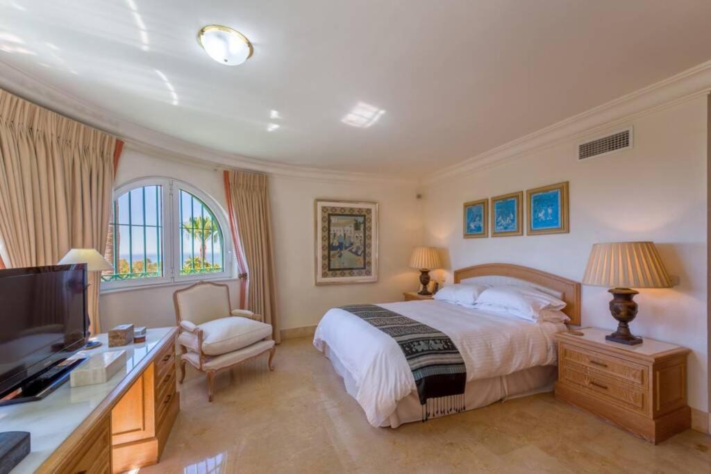 Palatial In Hacienda Chapas,