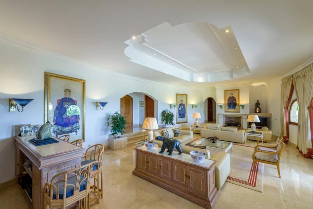 Palatial In Hacienda Chapas, Villa Marbella