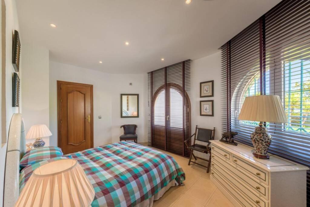 Palatial In Hacienda Chapas, Villa