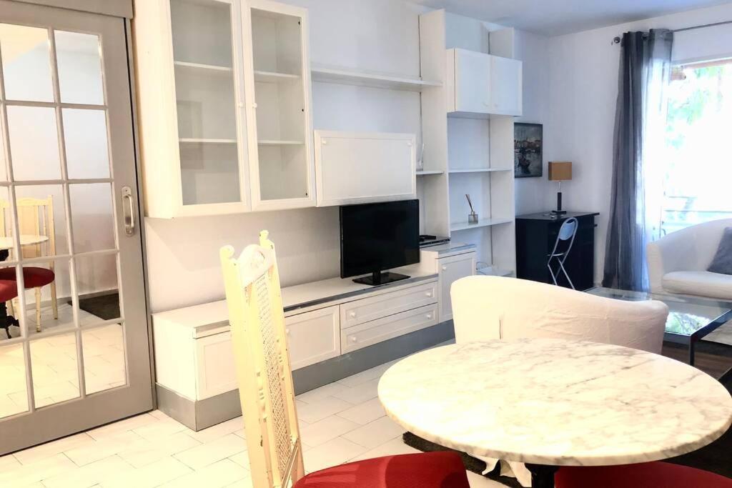Apto. 2 Dorm. 100m Playa Marbella
