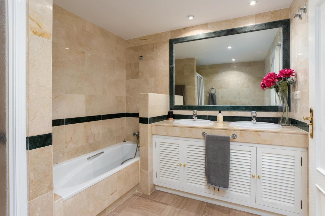 Homeforguest Front Line In Hacienda Playa Apartment Marbella