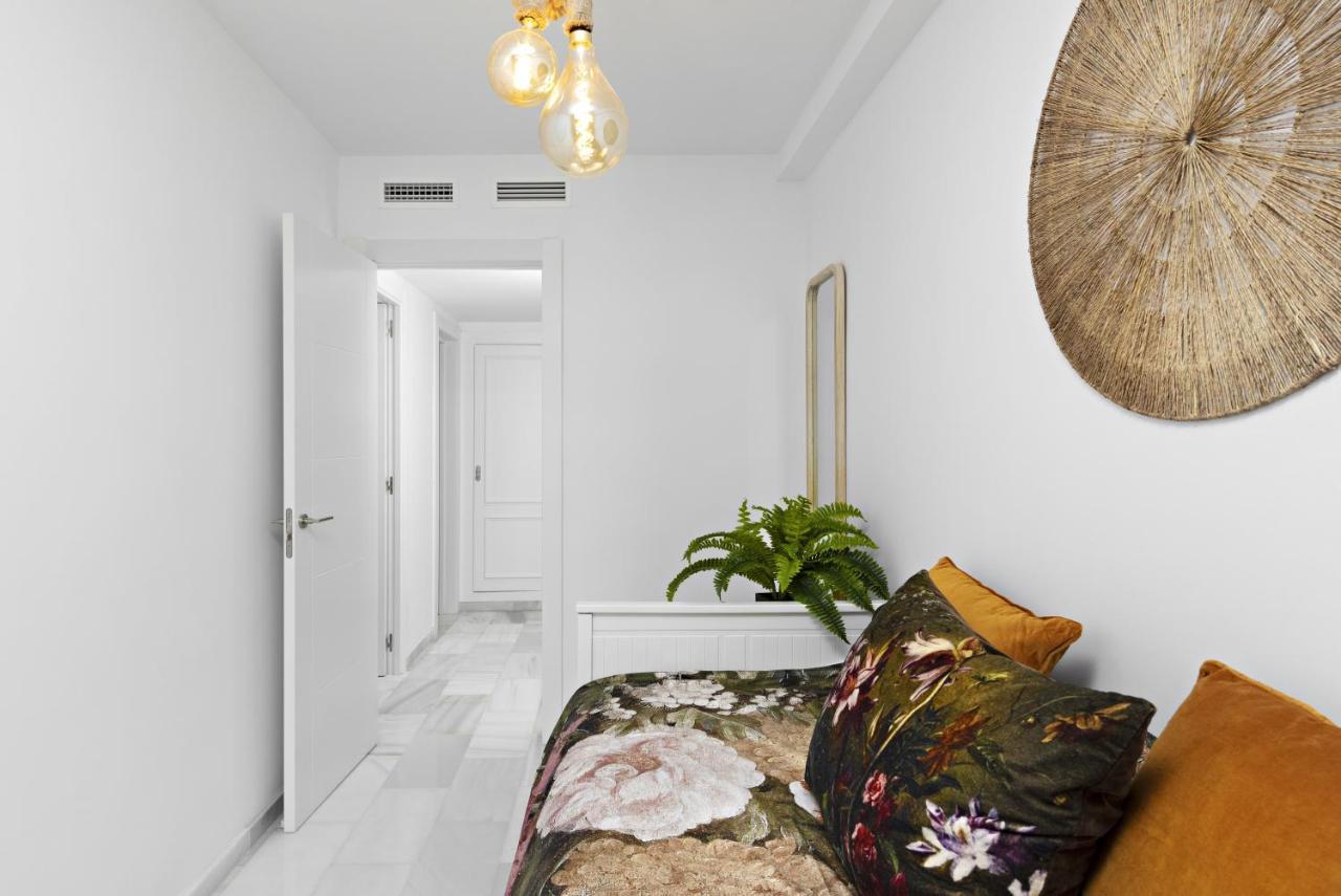 Two Bedroom In Puerto Banus With Terrace