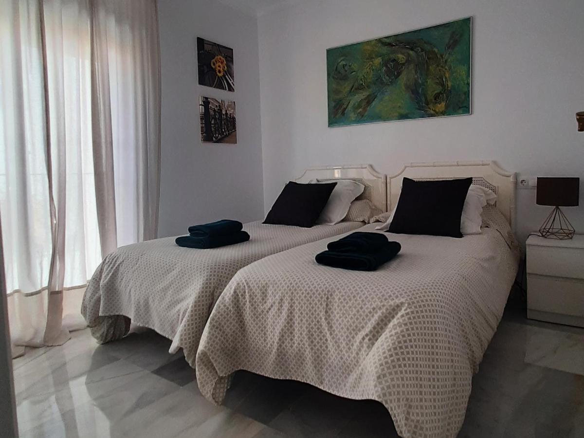 Apartment 3 Bed Penthouse In The Heart Of Puerto Banus & Pool